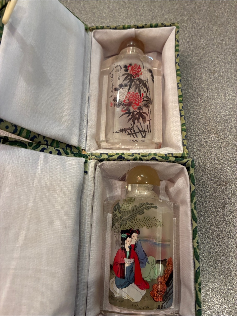 Hand-Painted Glass Snuff Bottle Pair in Red and Green Motifs